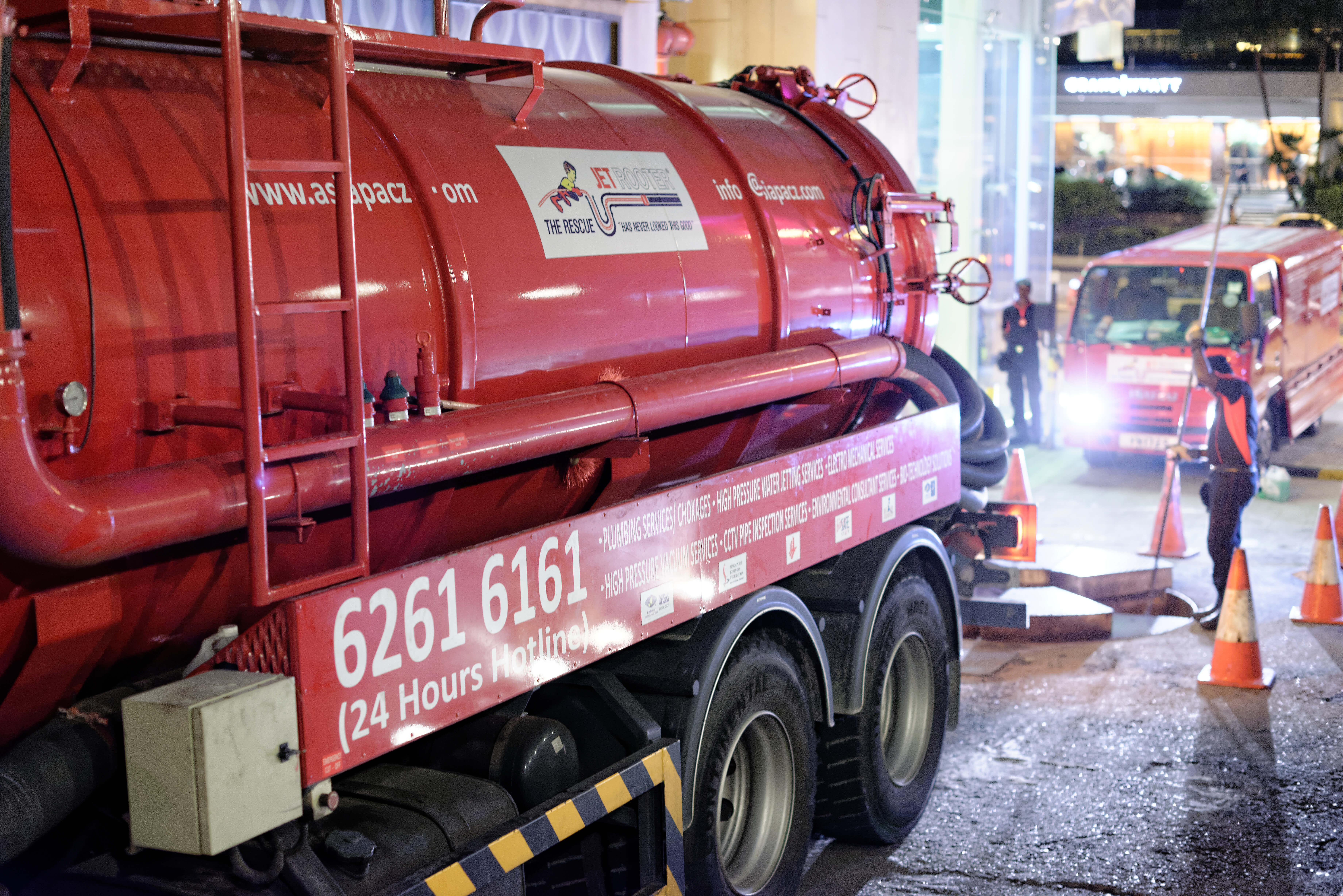 grease trap singapore vacuum tanker services desilting